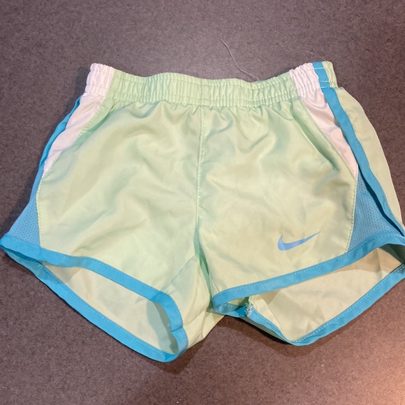 Girls shorts - Picture 3 of 7
